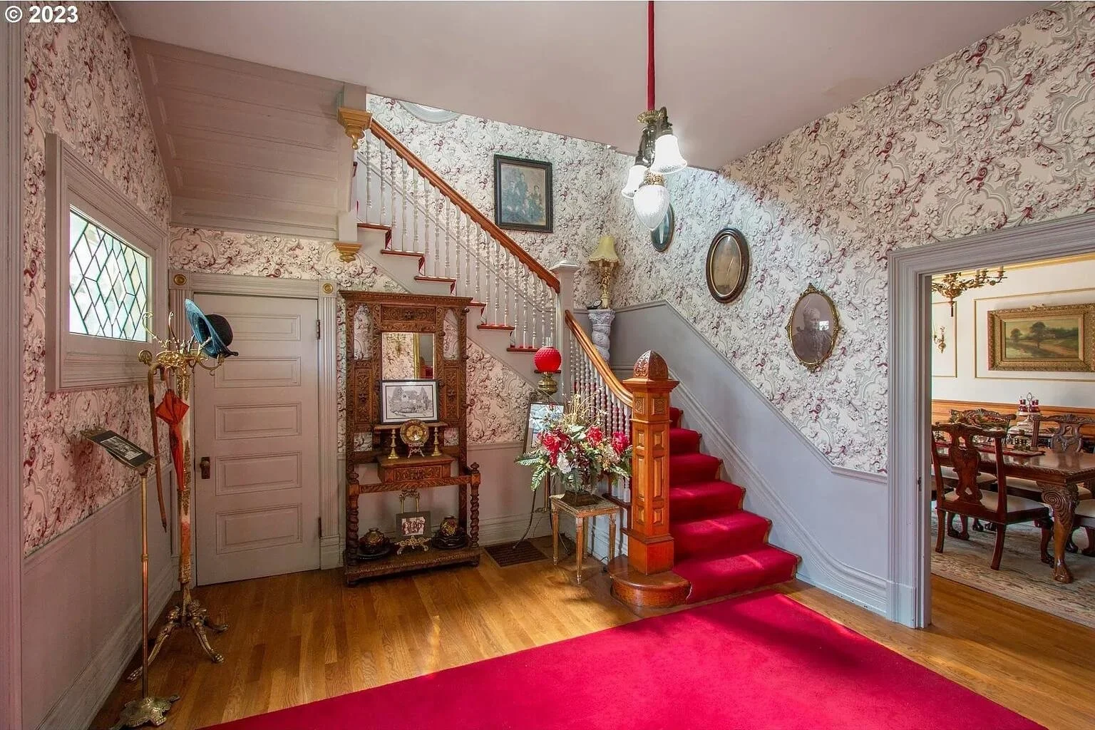 1890 Queen Anne house in The Dalles, Oregon - $950k | Old Houses USA